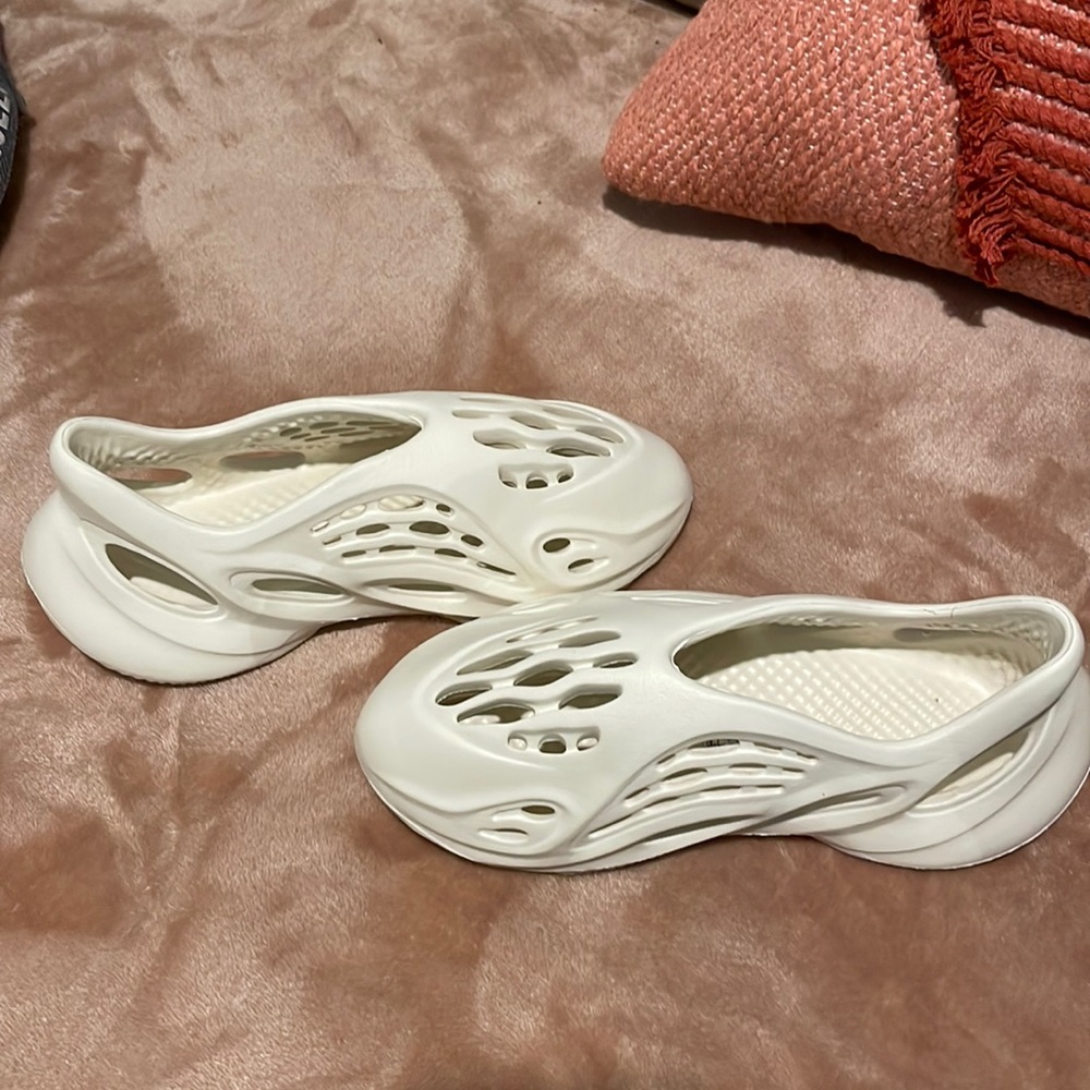 Yeezy foam runner sand
